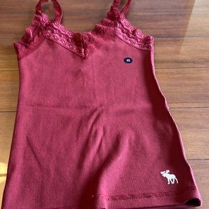NWT ABERCROMBIE & FITCH LACE TOP TANK.   SIZE XS